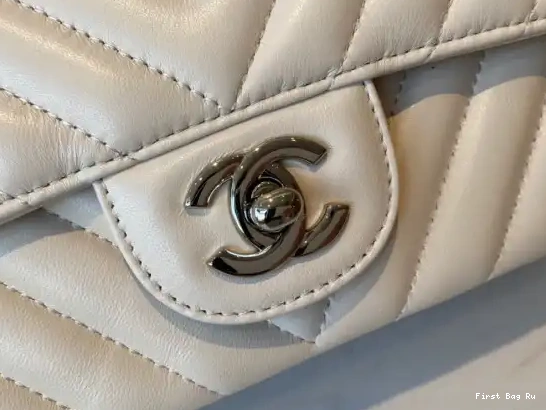 Firstbag Ru CHANEL 20CM BAG LAMBSKIN FLAP 0605